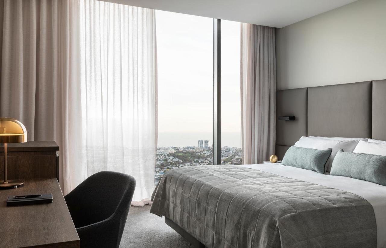 Oakwood Premier Melbourne Aparthotel Exterior foto A bedroom at the hotel
