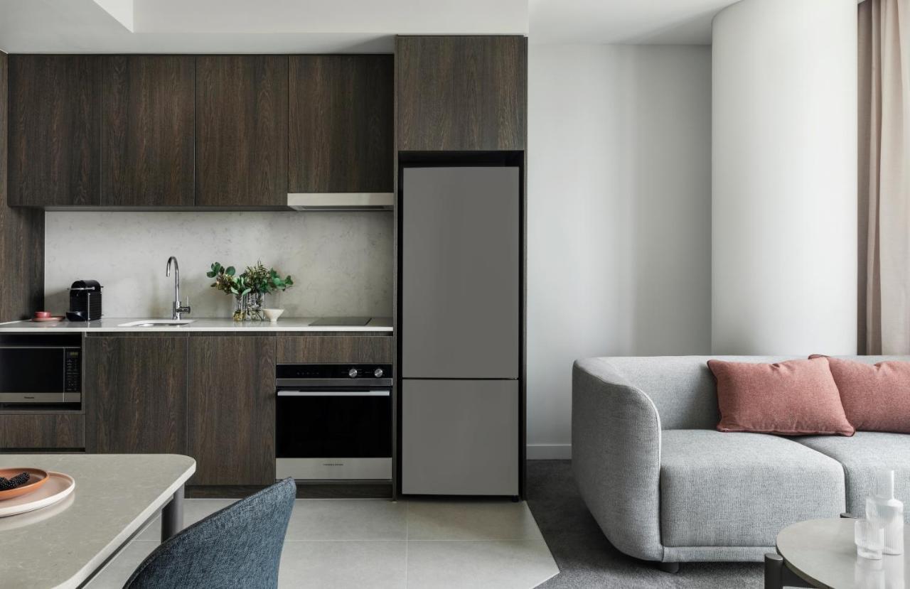 Oakwood Premier Melbourne Aparthotel Exterior foto A bottom freezer refrigerator